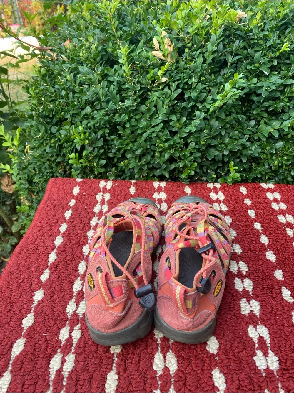 Keen Girl’s Multicolor Strappy Outdoor Coral and Pink Sandals Size 3